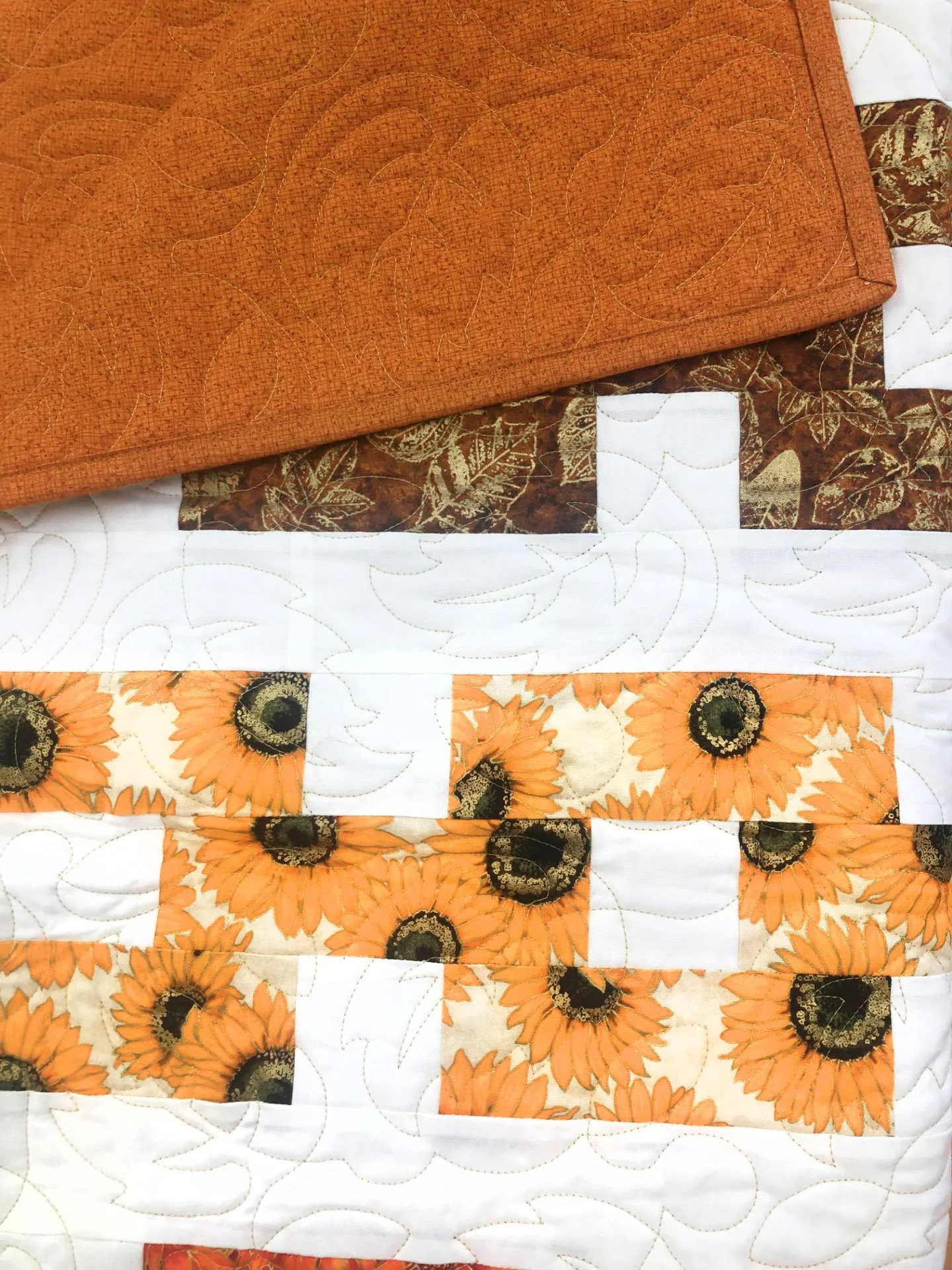 Chain Links 66" x 79"" Fully Finished Sample Quilt - Shades of the Season